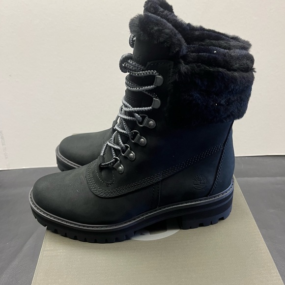 Timberland - Size: 6.5 - Brand new in box - Picture 3 of 8